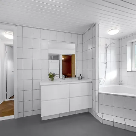 Semesterbostad Hillevi - 200m From The Sea By Interhome